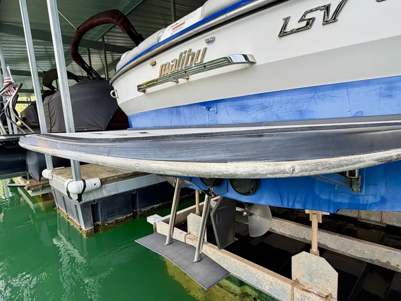 Slide: The Image of Malibu Wakesetter 247 LSV 2011 - 7824807