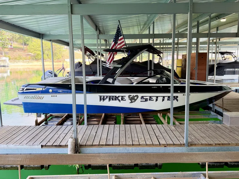 Slide: The Image of Malibu Wakesetter 247 LSV 2011 - 7824686
