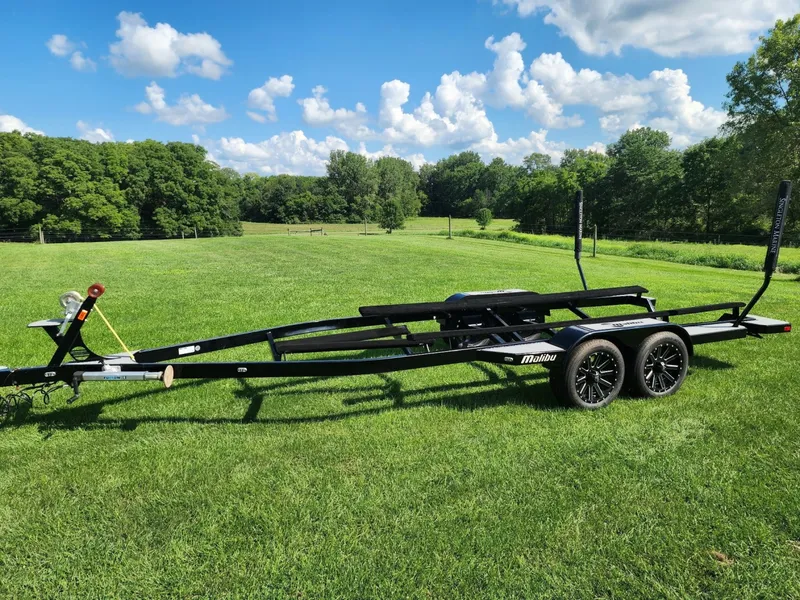 Slide: The Image of Malibu Wakesetter 247 LSV 2011 - 7824886