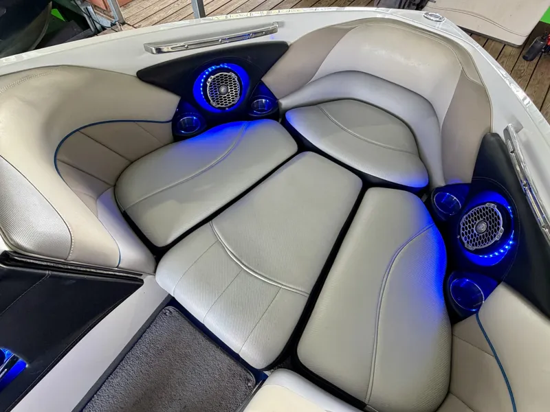 Slide: The Image of Malibu Wakesetter 247 LSV 2011 - 7824737