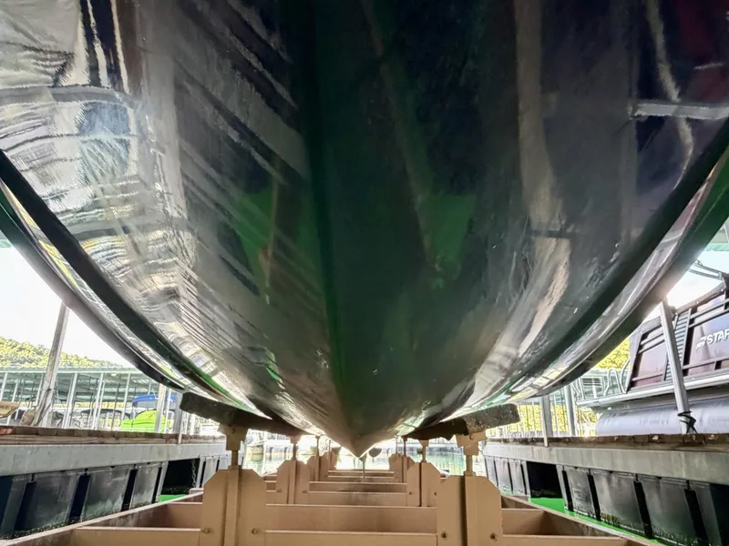 Slide: The Image of Malibu Wakesetter 247 LSV 2011 - 7824840