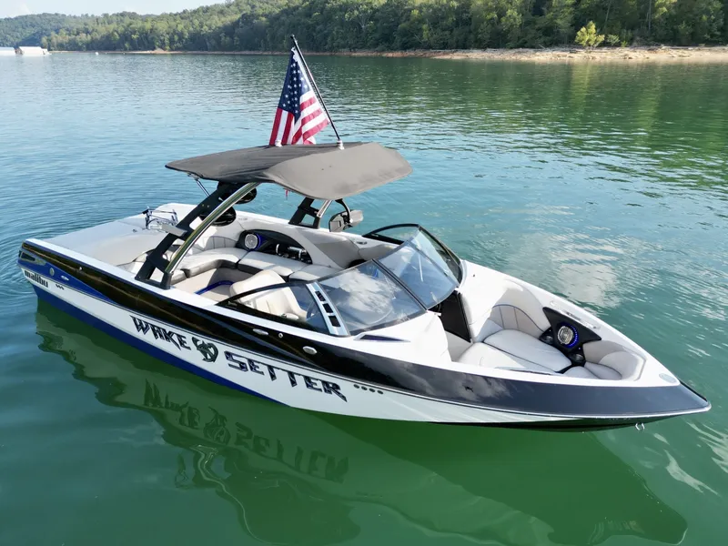 Slide: The Image of Malibu Wakesetter 247 LSV 2011 - 7824674