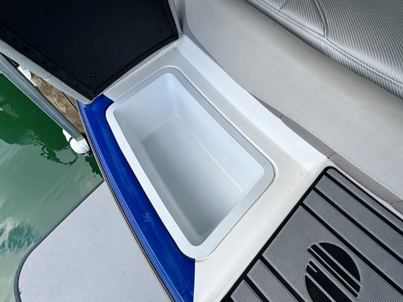 Slide: The Image of Malibu Wakesetter 247 LSV 2011 - 7824789