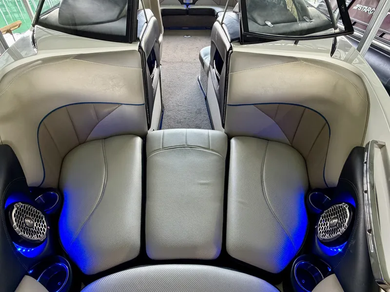 Slide: The Image of Malibu Wakesetter 247 LSV 2011 - 7824739