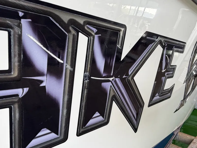 Slide: The Image of Malibu Wakesetter 247 LSV 2011 - 7824819