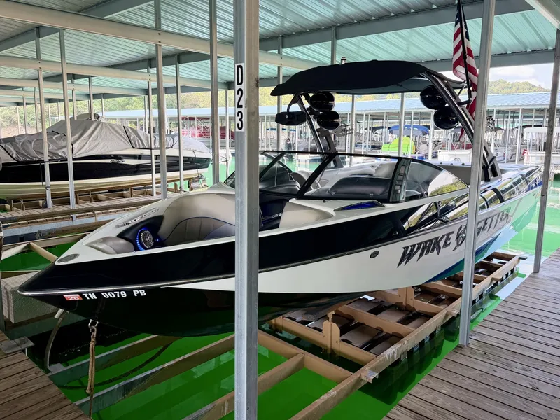Slide: The Image of Malibu Wakesetter 247 LSV 2011 - 7824692