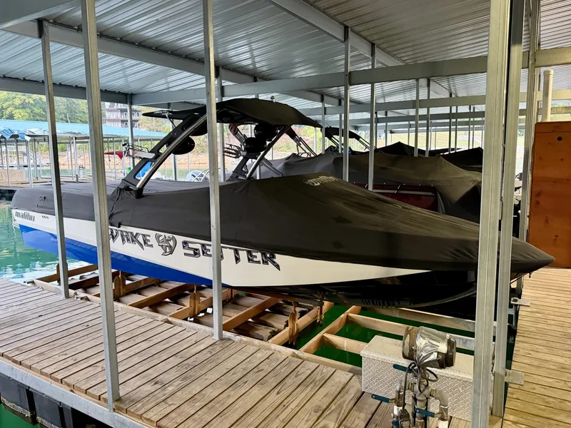 Slide: The Image of Malibu Wakesetter 247 LSV 2011 - 7824884