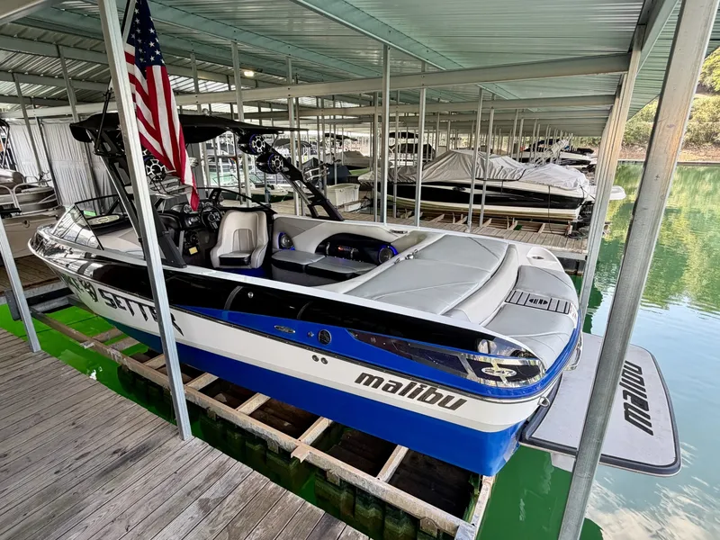 Slide: The Image of Malibu Wakesetter 247 LSV 2011 - 7824693