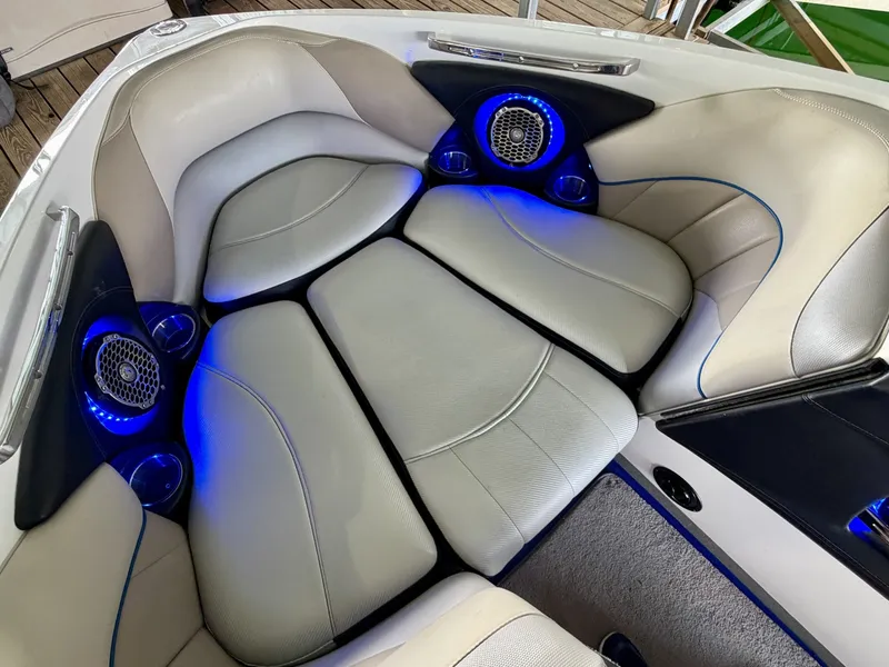 Slide: The Image of Malibu Wakesetter 247 LSV 2011 - 7824738