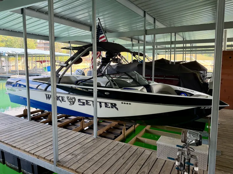 Slide: The Image of Malibu Wakesetter 247 LSV 2011 - 7824688