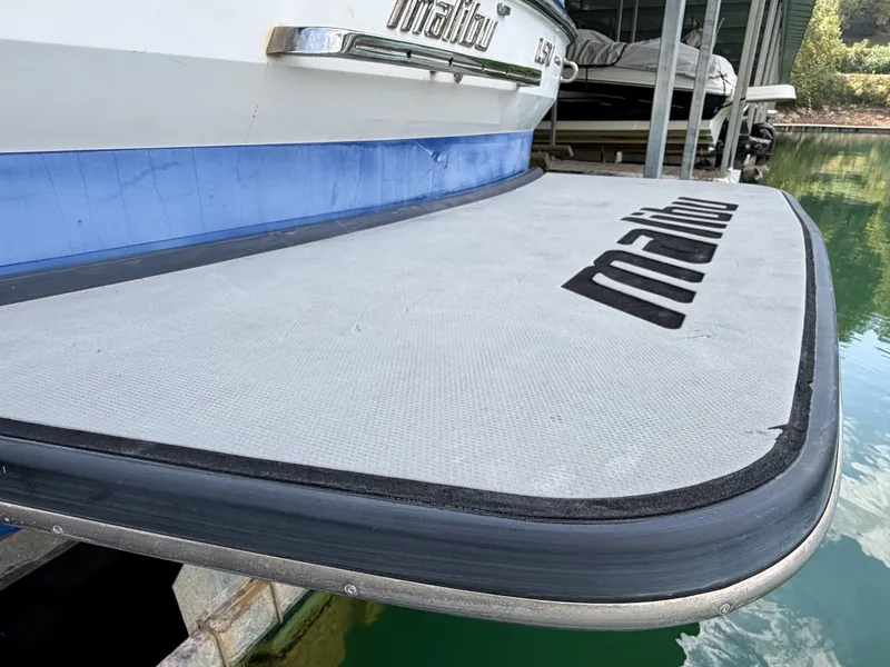 Slide: The Image of Malibu Wakesetter 247 LSV 2011 - 7824879