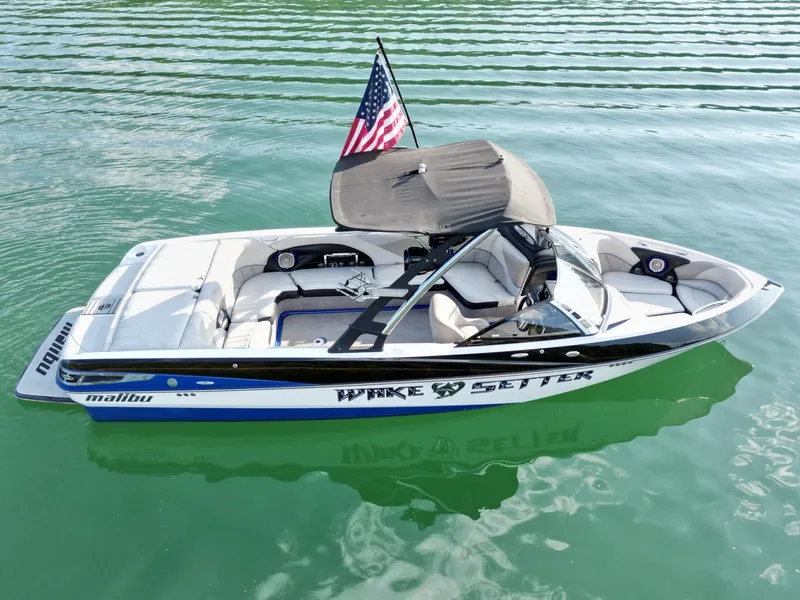 Slide: The Image of Malibu Wakesetter 247 LSV 2011 - 7824671
