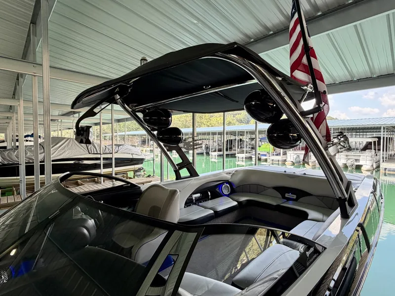 Slide: The Image of Malibu Wakesetter 247 LSV 2011 - 7824742