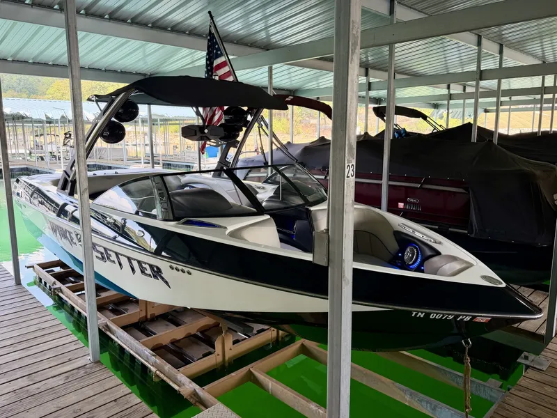 Slide: The Image of Malibu Wakesetter 247 LSV 2011 - 7824689