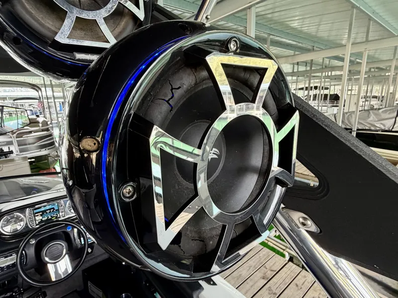 Slide: The Image of Malibu Wakesetter 247 LSV 2011 - 7824752