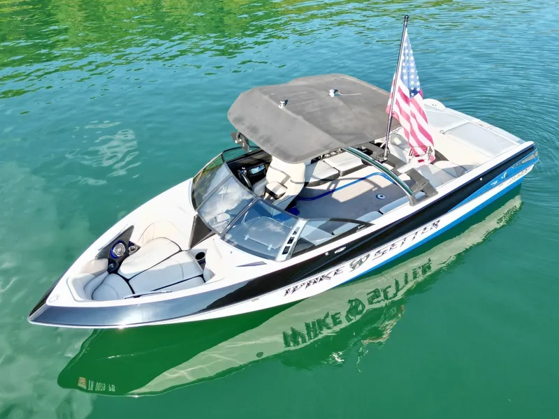 Slide: The Image of Malibu Wakesetter 247 LSV 2011 - 7824665