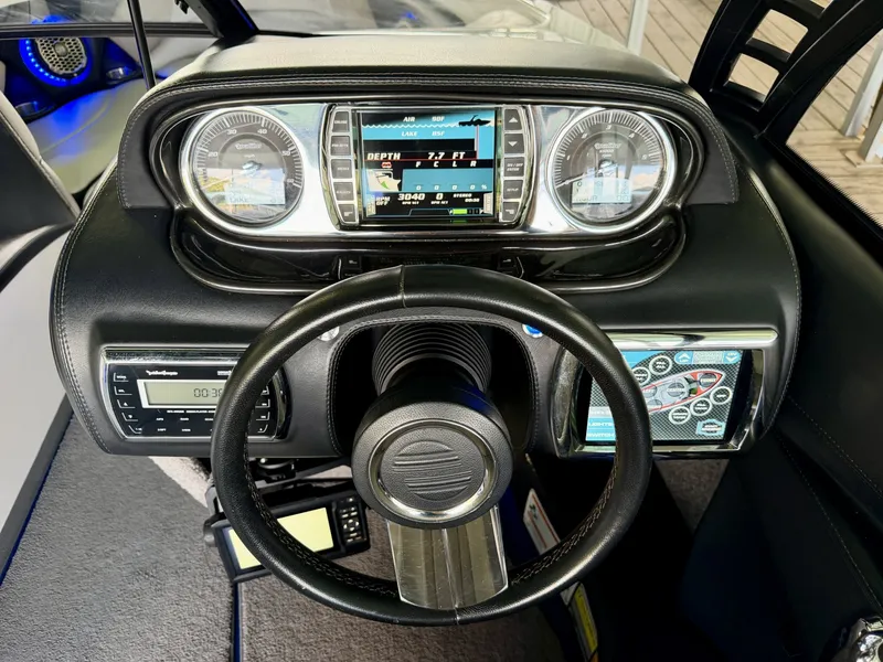 Slide: The Image of Malibu Wakesetter 247 LSV 2011 - 7824711