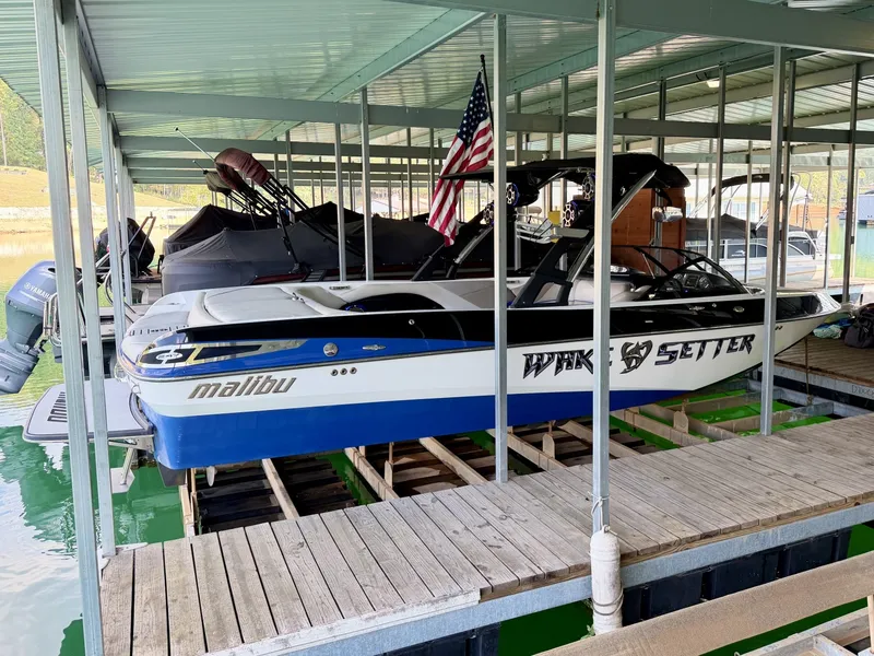Slide: The Image of Malibu Wakesetter 247 LSV 2011 - 7824685