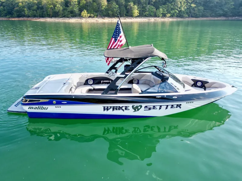 Slide: The Image of Malibu Wakesetter 247 LSV 2011 - 7824672