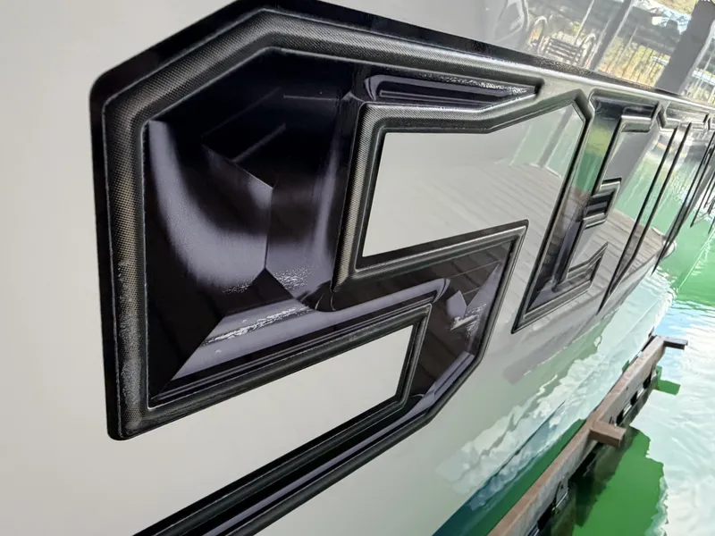 Slide: The Image of Malibu Wakesetter 247 LSV 2011 - 7824845