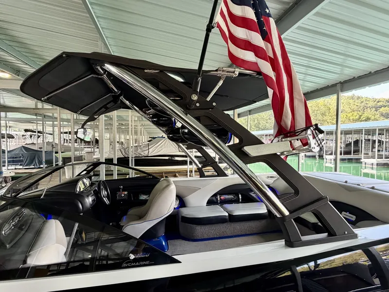 Slide: The Image of Malibu Wakesetter 247 LSV 2011 - 7824743