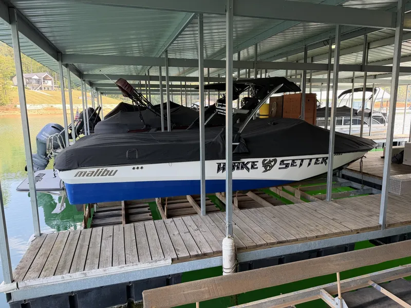 Slide: The Image of Malibu Wakesetter 247 LSV 2011 - 7824883