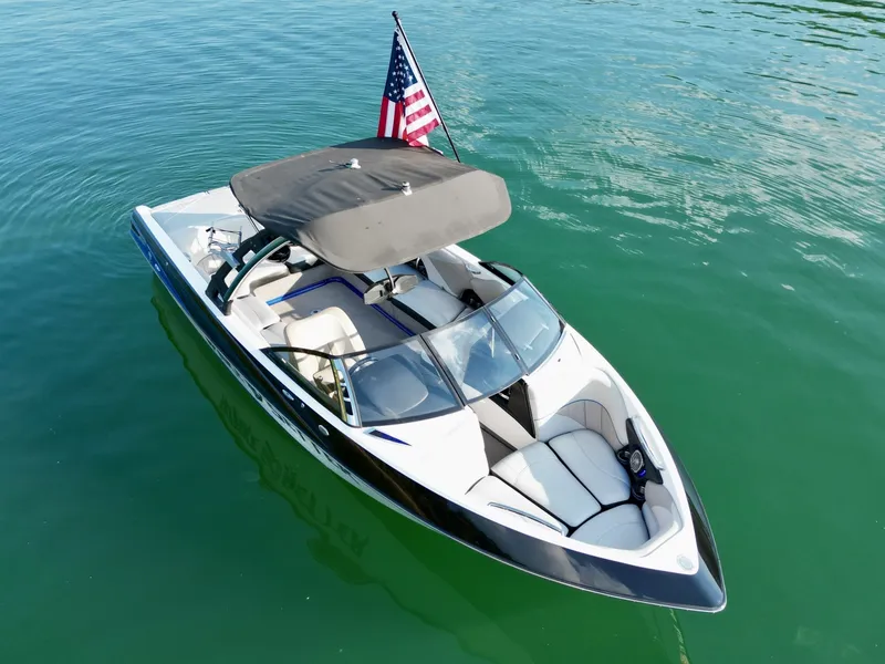 Slide: The Image of Malibu Wakesetter 247 LSV 2011 - 7824664