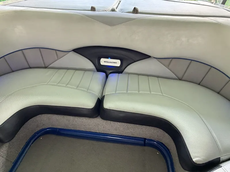 Slide: The Image of Malibu Wakesetter 247 LSV 2011 - 7824764