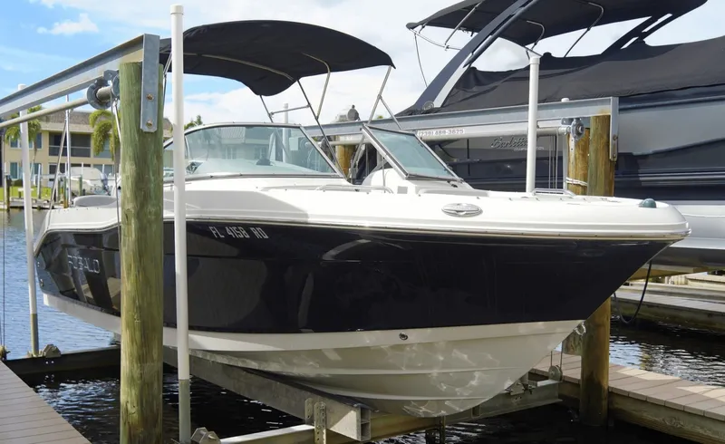 Slide: The Image of Robalo R207 2016 - 7844629