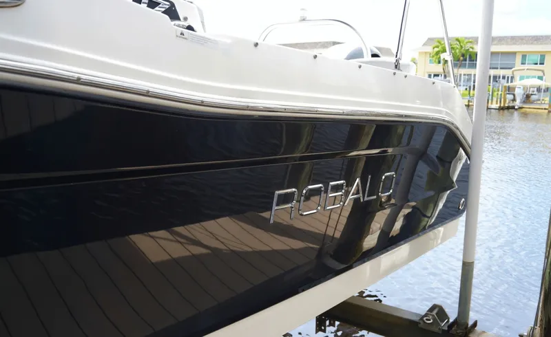 Slide: The Image of Robalo R207 2016 - 7844630
