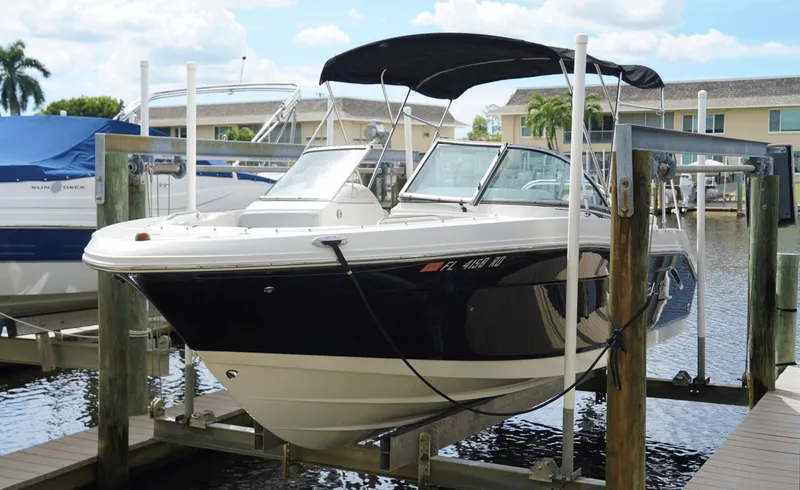 Slide: The Image of Robalo R207 2016 - 7844627