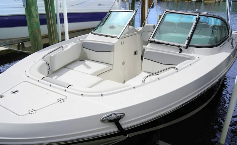 Slide: The Image of Robalo R207 2016 - 7844636