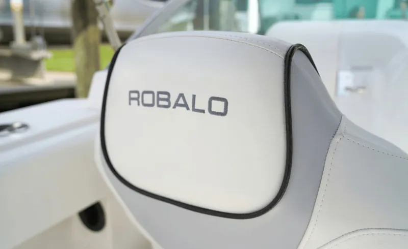 Slide: The Image of Robalo R207 2016 - 7844658