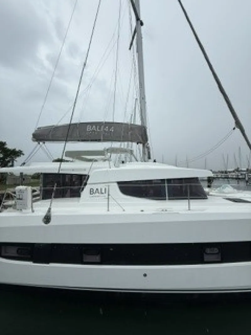 Slide: The Image of Bali 4.4 2023 - 7825095