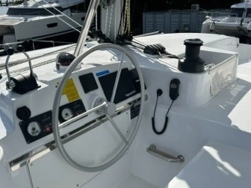 Slide: The Image of Bali 4.4 2023 - 7825097