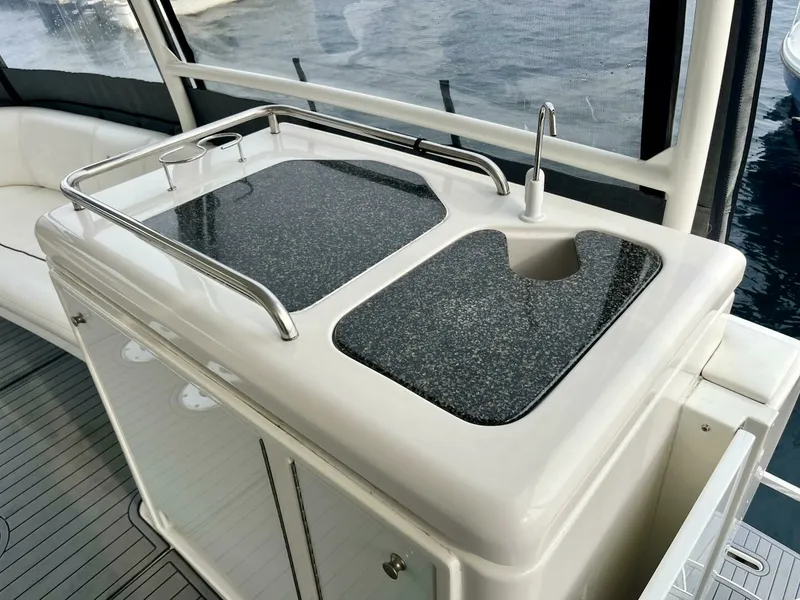 Slide: The Image of 2005 Cruisers Yachts 405 Express Motor Yacht 40 - 7825278