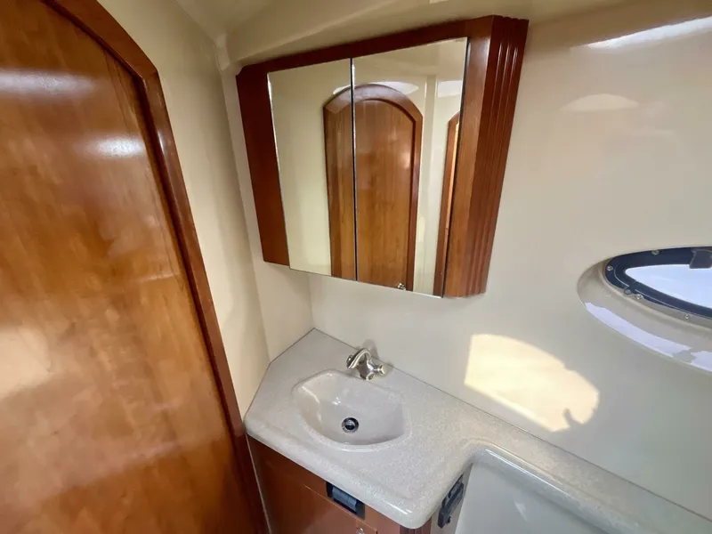 Slide: The Image of 2005 Cruisers Yachts 405 Express Motor Yacht 40 - 7825301