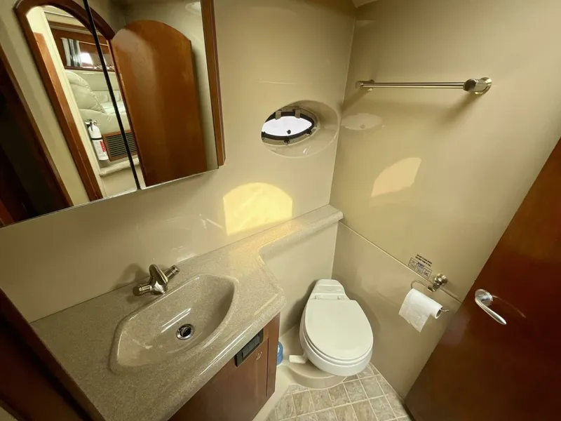 Slide: The Image of 2005 Cruisers Yachts 405 Express Motor Yacht 40 - 7825300