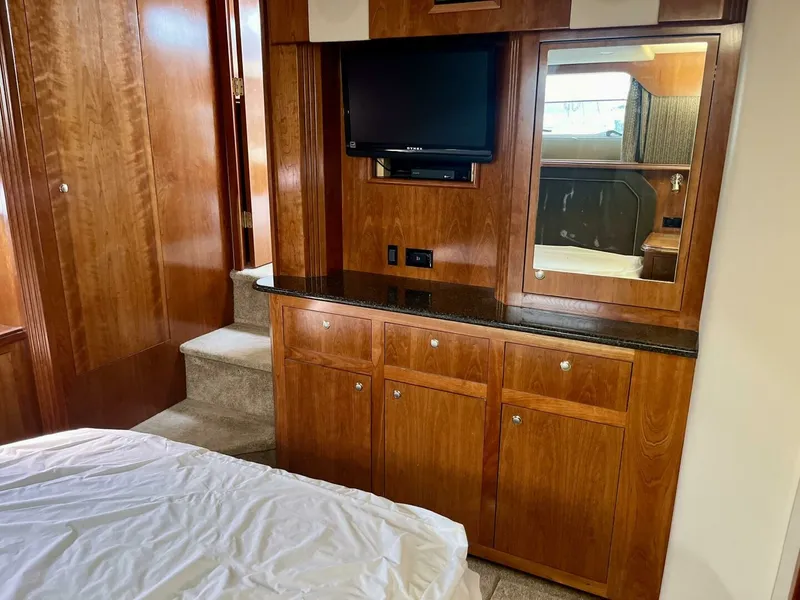 Slide: The Image of 2005 Cruisers Yachts 405 Express Motor Yacht 40 - 7825305