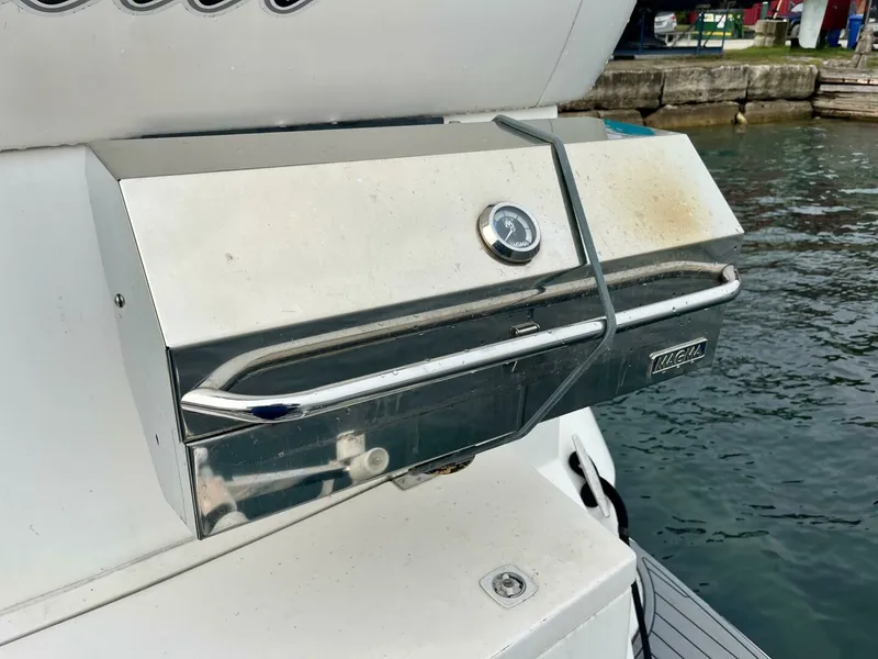 Slide: The Image of 2005 Cruisers Yachts 405 Express Motor Yacht 40 - 7825273