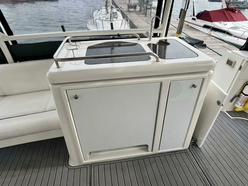 Slide: The Image of 2005 Cruisers Yachts 405 Express Motor Yacht 40 - 7825276