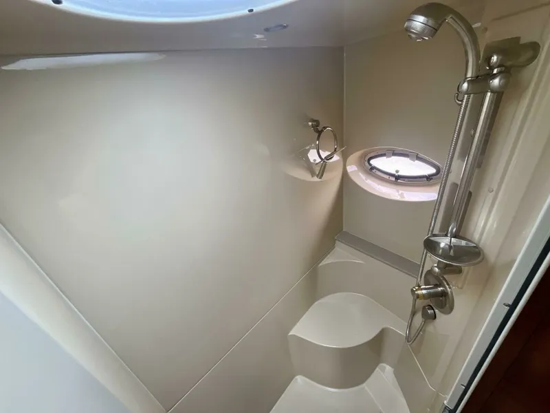 Slide: The Image of 2005 Cruisers Yachts 405 Express Motor Yacht 40 - 7825311