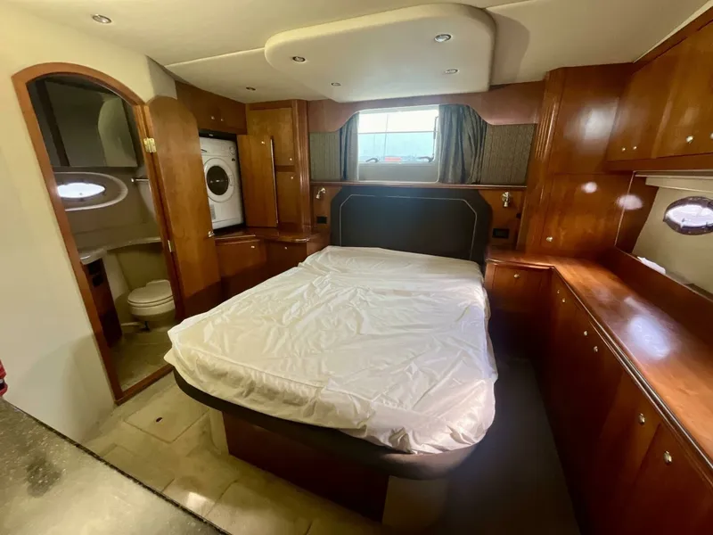 Slide: The Image of 2005 Cruisers Yachts 405 Express Motor Yacht 40 - 7825302