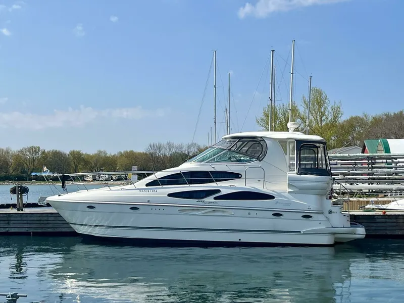 The Image of 2005 Cruisers Yachts 405 Express Motor Yacht 40 - 7825263