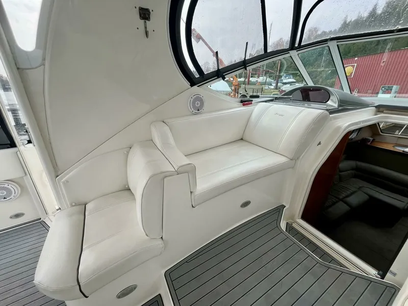 Slide: The Image of 2005 Cruisers Yachts 405 Express Motor Yacht 40 - 7825280