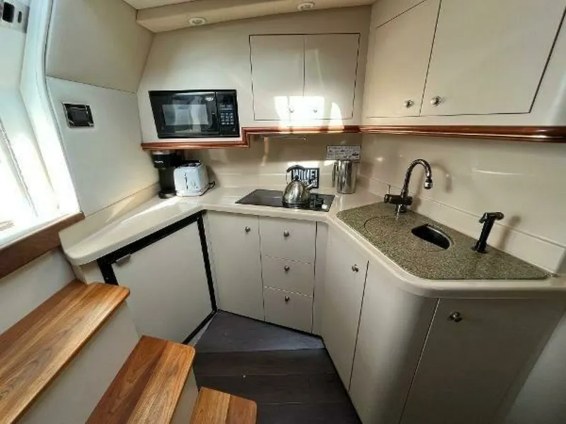 Slide: The Image of 2001 Cruisers Yachts 3470 34 - 7825493