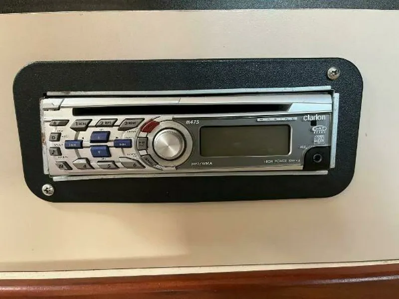 Slide: The Image of 2001 Cruisers Yachts 3470 34 - 7825502