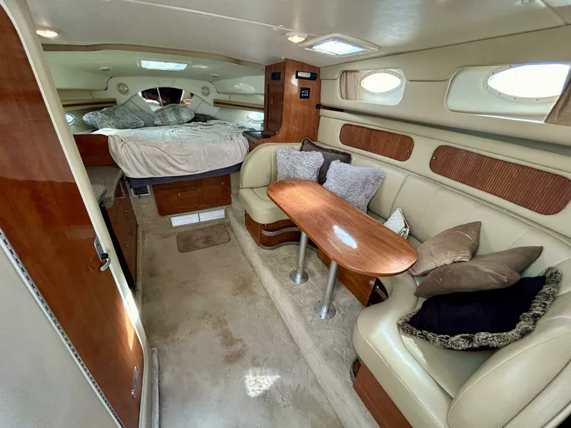 Slide: The Image of 2005 Rinker 342 Fiesta Vee 34 - 7825564