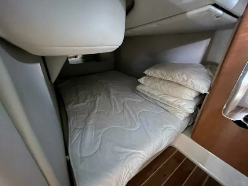 Slide: The Image of 2008 Chaparral 330 Signature 33 - 7825606