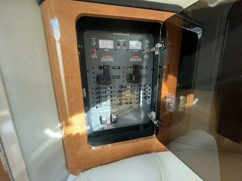 Slide: The Image of 2008 Chaparral 330 Signature 33 - 7825601